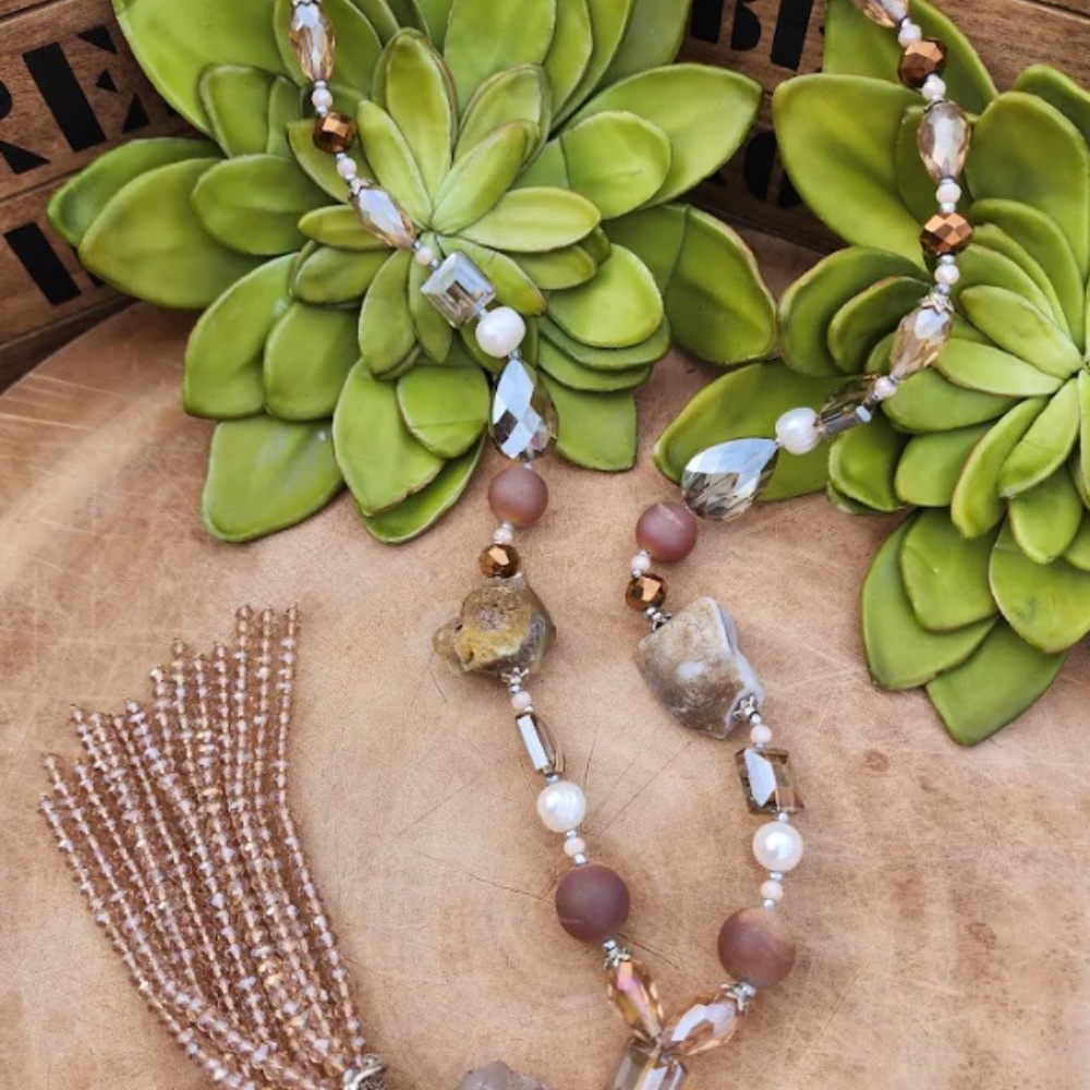 Raw Agate Gemstone Crystal Necklace - New
